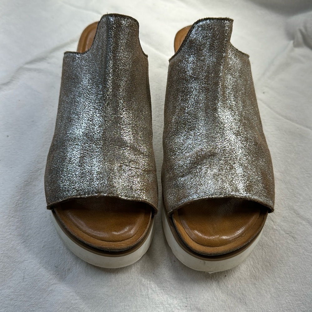 Diba True Sandals Sz 10 Excellent Condition